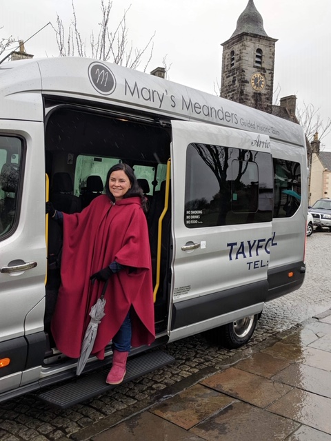 Diana Galbaldon on Mary's Meanders Tour Bus